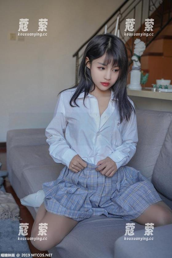 把喵糖映画的黑丝少女合集分享给朋友，她们一定会嗨起来的！