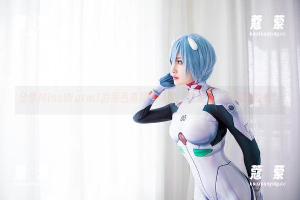 分享MissWarmJ的黑色高跟靴美图，想象一下穿搭后的我！