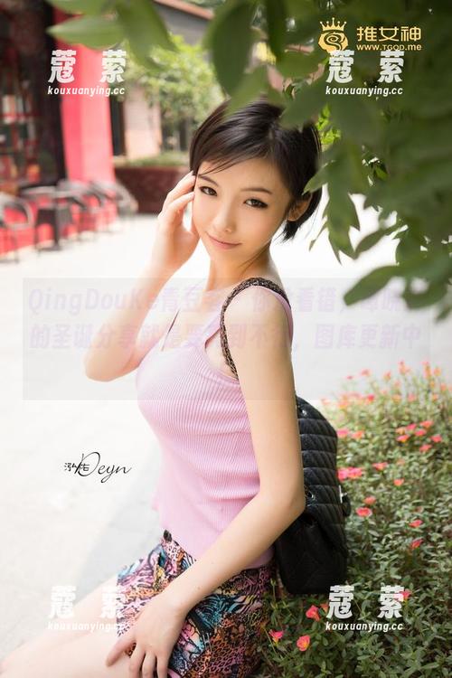QingDouKe青豆客 - 你没看错，谭晓彤的圣诞分享就是要亮到不行，图库更新中！