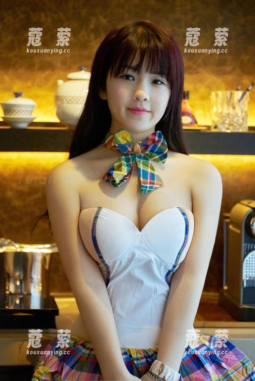 TuiGirl推女郎 - 不只是秘书，王馨瑶私拍图包中的另类职场风