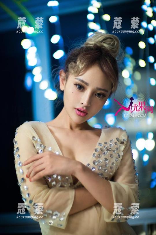 UGirls尤果网 - 黑人问号.jpg？佟蔓圣诞美图，下载地址在这里，你敢尝试吗？