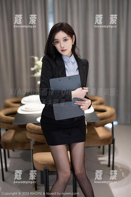 XIAOYU语画界-77qiqi XIAOYU语画界 - Qiqi的JK奇葩美图:小裙子大能量,哈哈哈哈!