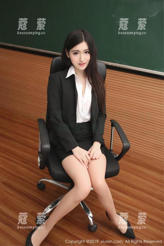 Xiuren秀人网-李七喜 Xiuren秀人网 - 李七喜户外图集:野外的随性与羞涩