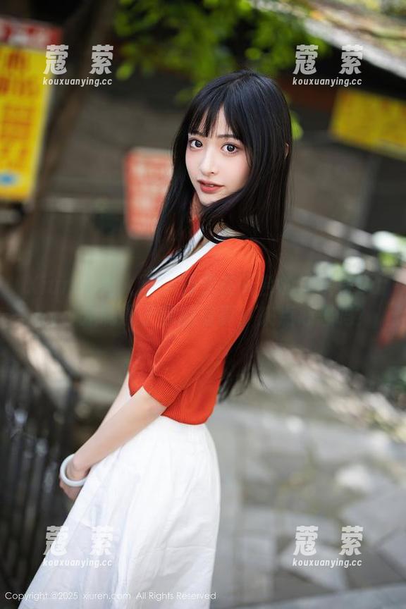 Xiuren秀人网 - 行走在天台的沫晓伊baby，定制属于你的写真，来点心思吗？