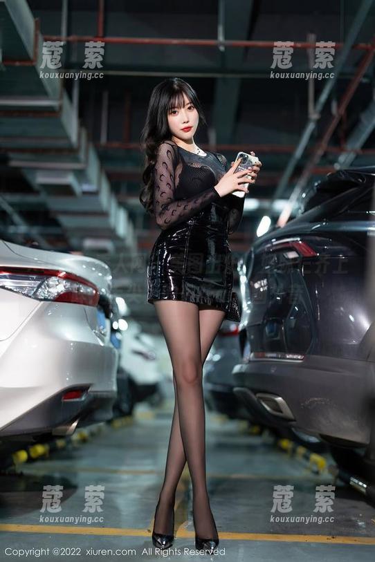 Xiuren秀人网-舌尖上的菊花ace Xiuren秀人网 - 美图出炉,姐妹仨齐上阵:舌尖上的菊花ace画外音