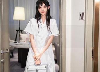 Xiuren秀人网 – 芈琳娜的原图在线,御姐风范一览无遗,我觉得我也能当一日女王!