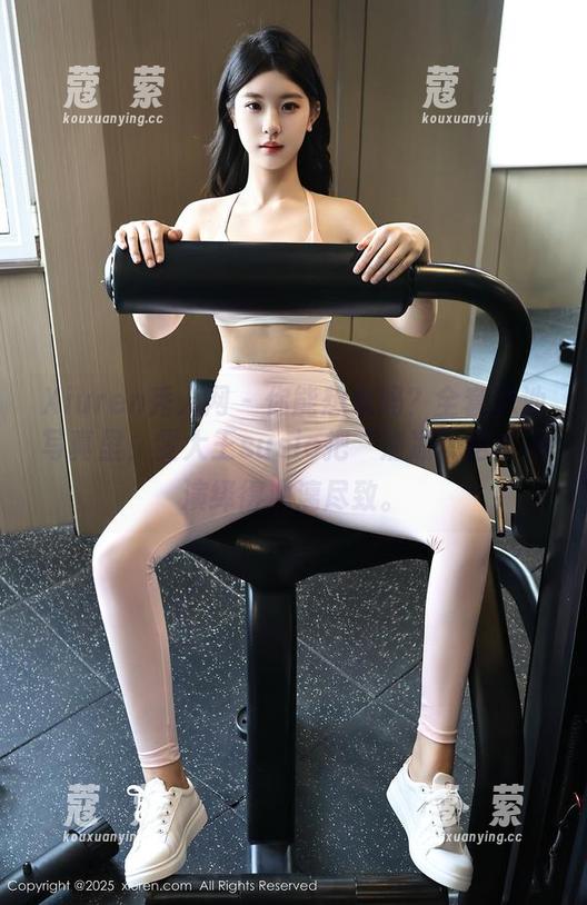 Xiuren秀人网 - 你能想象吗？全套泳池写真里，雯大王susie把“清凉”这个词演绎得淋漓尽致。