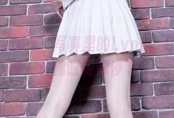 beautyleg – 写真里的Lynn,红裙飞舞时,仿佛时间都停下了。