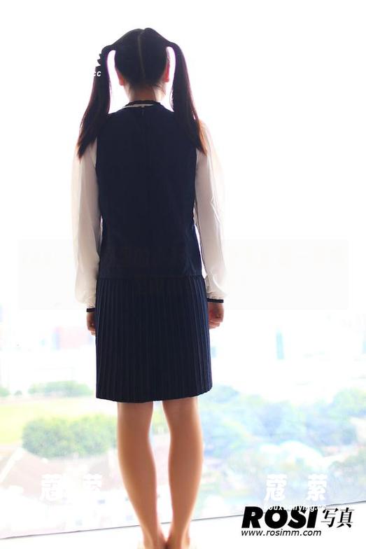 rosi - 美图里的小莉：红裙不止是一块布，里面藏着些啥？