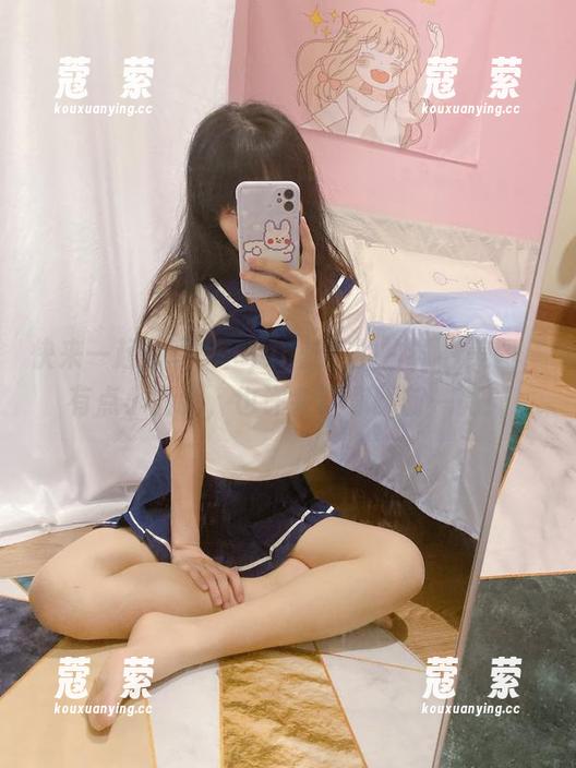 快来一起分享usejan蓝蓝的白衬衫美图，有点小清新，也许会让你眼前一亮！