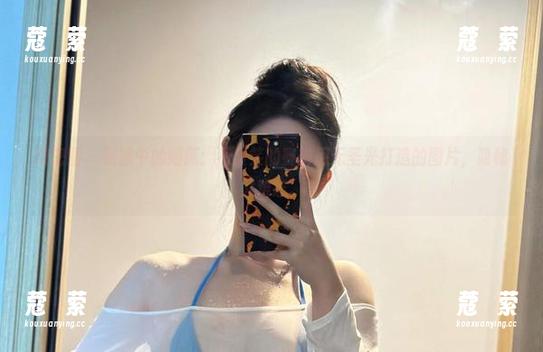 不爱笑的赛琳 微密圈 - 黑暗中的细腻:不爱笑的赛琳用无圣光打造的图片,隐秘又难忘。