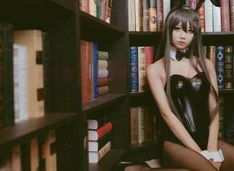 在线变幻:“五更百鬼”的女神写真,为什么总给人一种隐秘感?