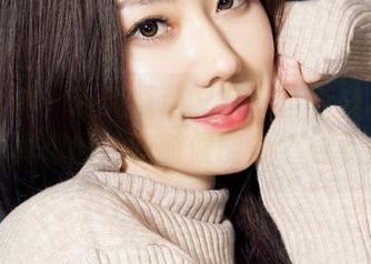 克拉女神 – 听说嘉萌又有一套新白裙定制写真,真想问“啥时候能办个线下展?”
