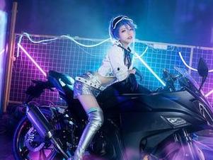 六二二同学的修女私拍:谁说修女不能带风?快来看我姿势多飒!