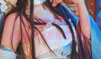 只是简言出镜，眼镜没跟上节奏的cos，这组图片轻松给你增料！