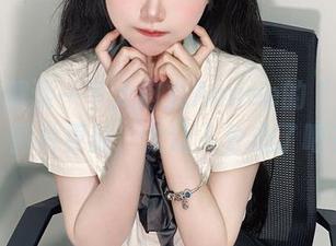 谁帮我解读一下大肉丸Amiee的“芭芭拉”图片更新,太让人分心了吧?