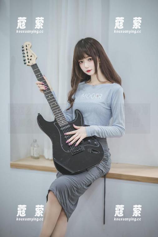玩这么大！封疆疆v的NIKKE胜利女神海伦娜合集，资源在手，心思却乱成一团。