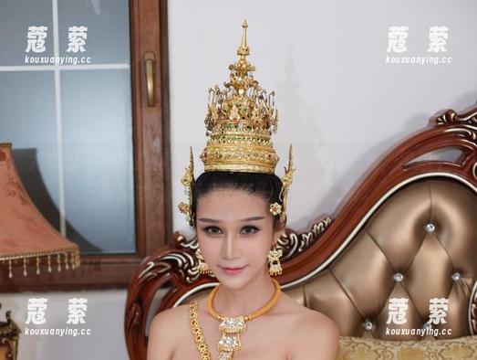 尤物馆 - 在线提供：孟狐狸FoxYini眼镜合集，得想个办法才能平衡我对每一副眼镜的爱。