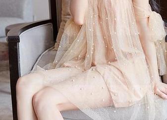 尤蜜荟 – 小尤奈普通版vs.人形版私房图集:到底怎么做到的,教教我!