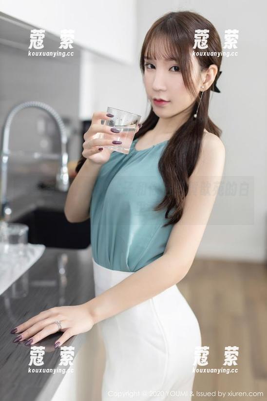 尤蜜荟 - 上天把袜子和你送到黄歆苑的白丝套图里了！