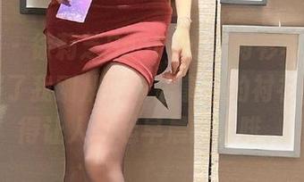 微密圈 – 徐莉芝Booty的白衬衫写真更新,像极了我刚从洗衣店拿回的衬衫,干净得让人想起早晨的咖啡。