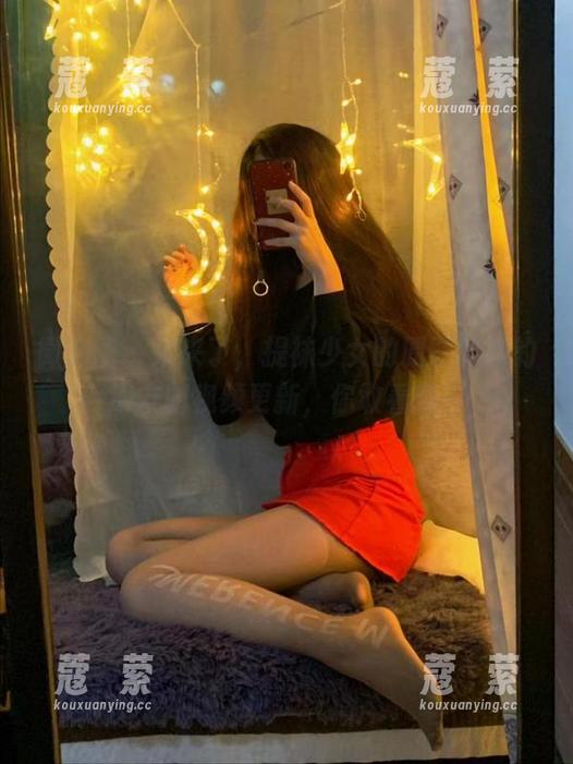 微密圈 - 来来了，提袜少女的原图和她的朋友圈视频更新，你敢看吗？