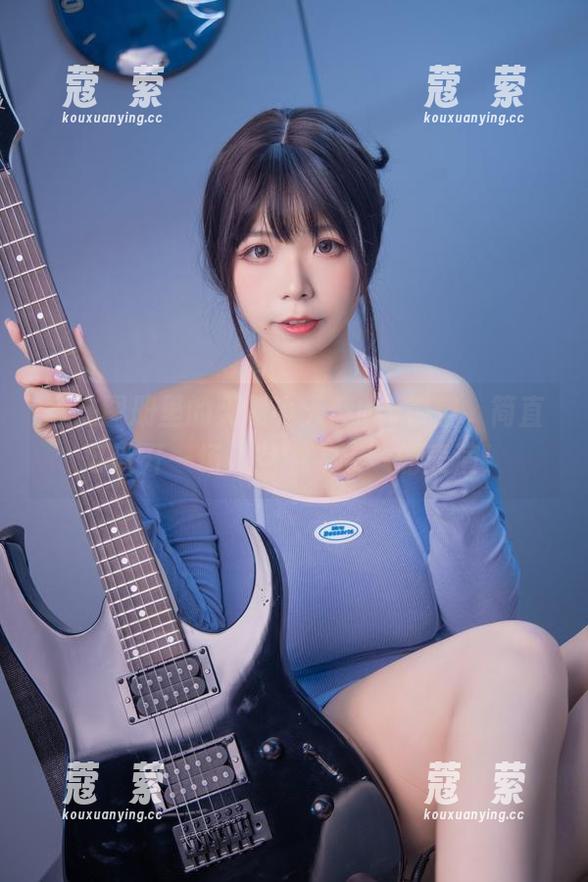 藏在图册里的无颜小天使wy镂空，简直可以开一场‘空中飞人’的表演！