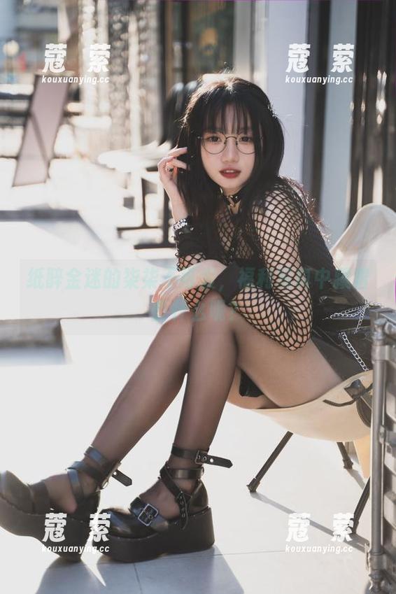 纸醉金迷的柒柒不可爱，福利写真中藏着些什么呢？