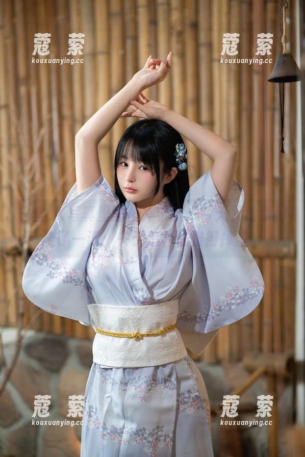 白丝JK写真里的樱井宁宁，今天又给我们上了一课：关于怎样优雅得掉渣。