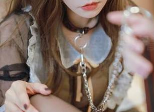呃,次屁啦这私拍图集里的学妹看起来好像吸引了风