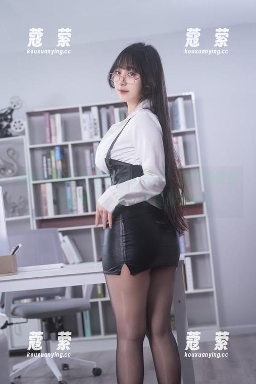 浅安安的午后写真在线发布，都是伪装的“我很闲”，乍一看图却特心急