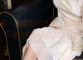 甜予摄影 – 松松的白棉袜,看得我想立刻下载!这一眼就入心了。