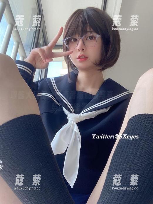 眼酱大魔王w的高清瑜伽服写真，这摆姿势的技能满分！