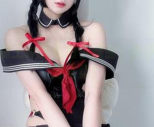 眼酱大魔王w的私拍小插曲：小学妹的梦游姿势！