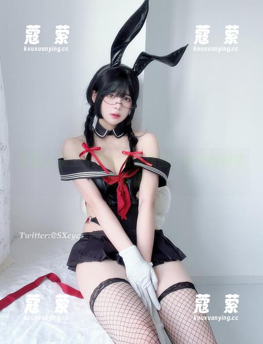 眼酱大魔王w的私拍小插曲：小学妹的梦游姿势！