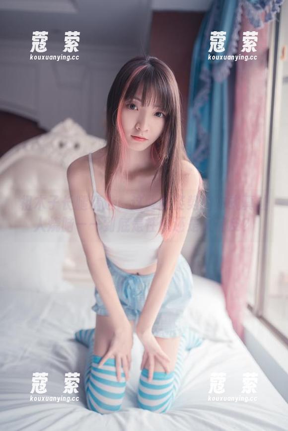 祖木子长腿精选：这些摆姿势的方式真让人烧脑——到底是性感还是又俏皮？