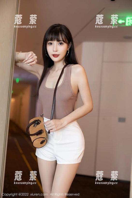 秀人网 - 水手服也是可以很文艺哦，古月小同学果然不愧是博主，给我一堆美图，快来下载吧！