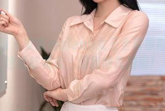 秀人网 – 安然maleah女王全套原图:我也想吃薯条,但我得先拍照!