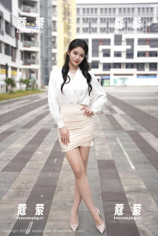 秀人网 - 杂乱无章的镂空：林文文yooki写真，游走于梦和现实之间。