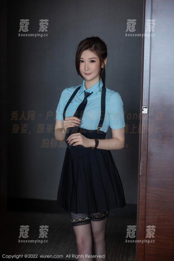 秀人网 - 户外写真里的王馨瑶Yanni：这身姿，原来竟能如此率性！图集上的每一拍都是一种偷瞄的快感。