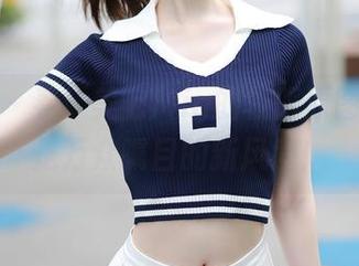 秀人网 – 看!美七Mia的校服原图,其实是万众瞩目的新风尚!