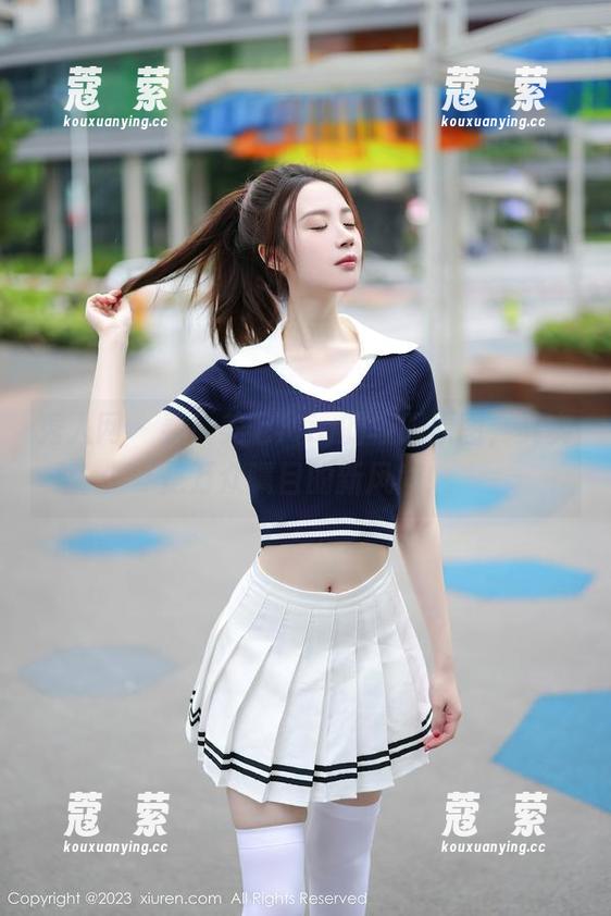 秀人网 - 看！美七Mia的校服原图，其实是万众瞩目的新风尚！