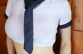 美媛馆 – 图库分享时间：朱可儿Flower的红裙，随便一看就陷入了迷雾
