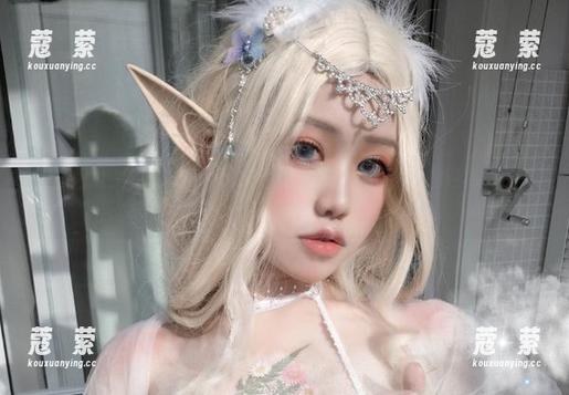 在线闲逛，芊川一笑MNK的校服图集，让我们保持轻松气氛吧！