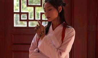 蜜桃社 – 看吧，木楠Nan和她的内衣作品，一个特别的组合