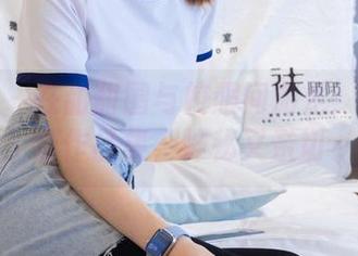 袜啵啵 – 在甜甜圈与校服间游走:一部高清作品集,神秘又亲切