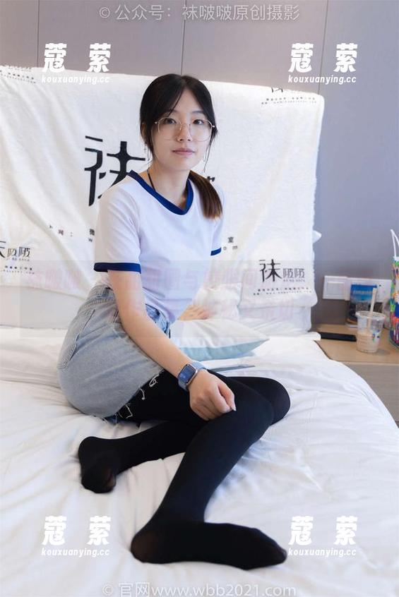 袜啵啵 - 在甜甜圈与校服间游走：一部高清作品集，神秘又亲切