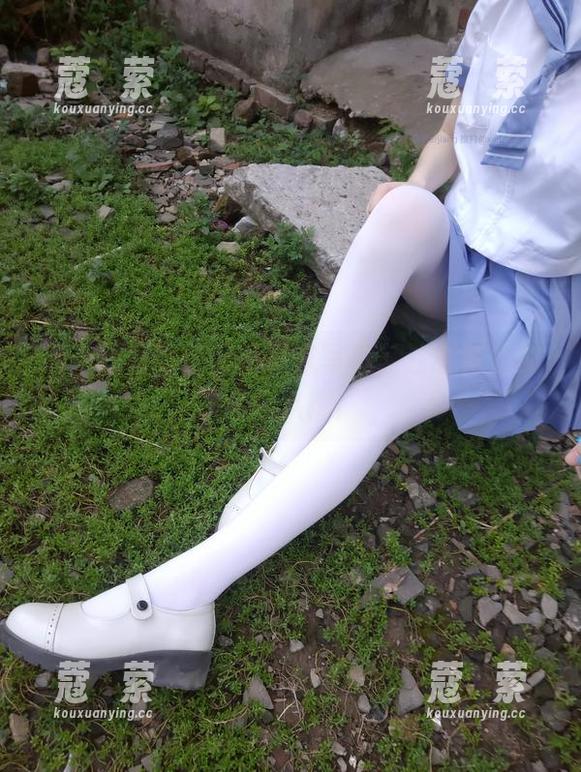 别光盯着西尔酱的居家写真，注意背后的乱七八糟！