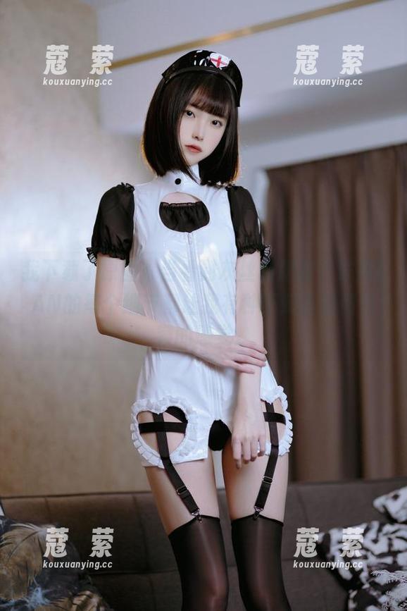 许岚LAN 我下载了原图,当看到灰丝制服时,许岚LAN的每个细节都让我有种不知该如何形容的感觉。