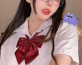阿九从不咕咕(九言)的邻居们，这些写真里藏着一些微妙的张力。